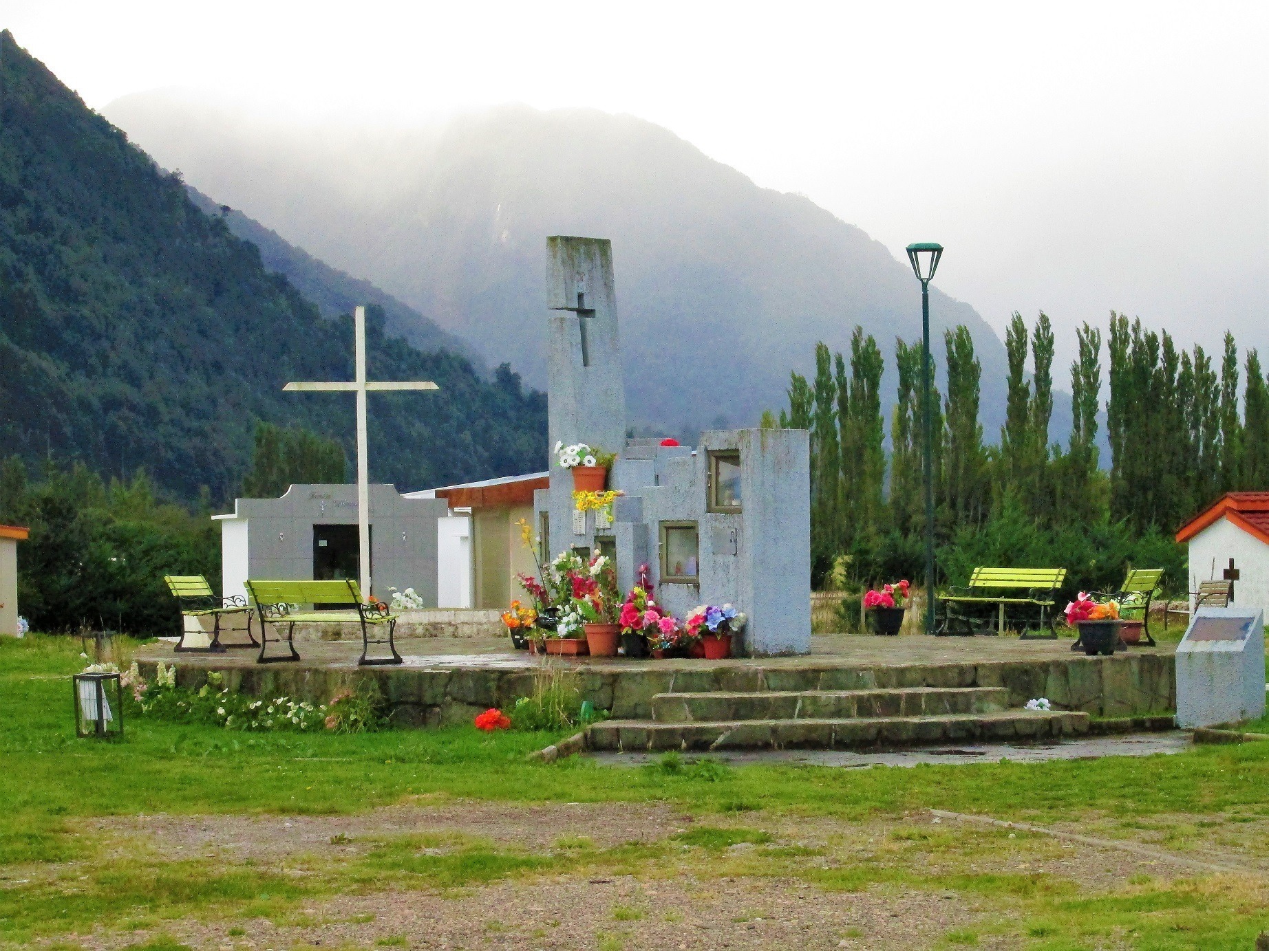 Read more about the article Memorial en cementerio de Puerto Aysén