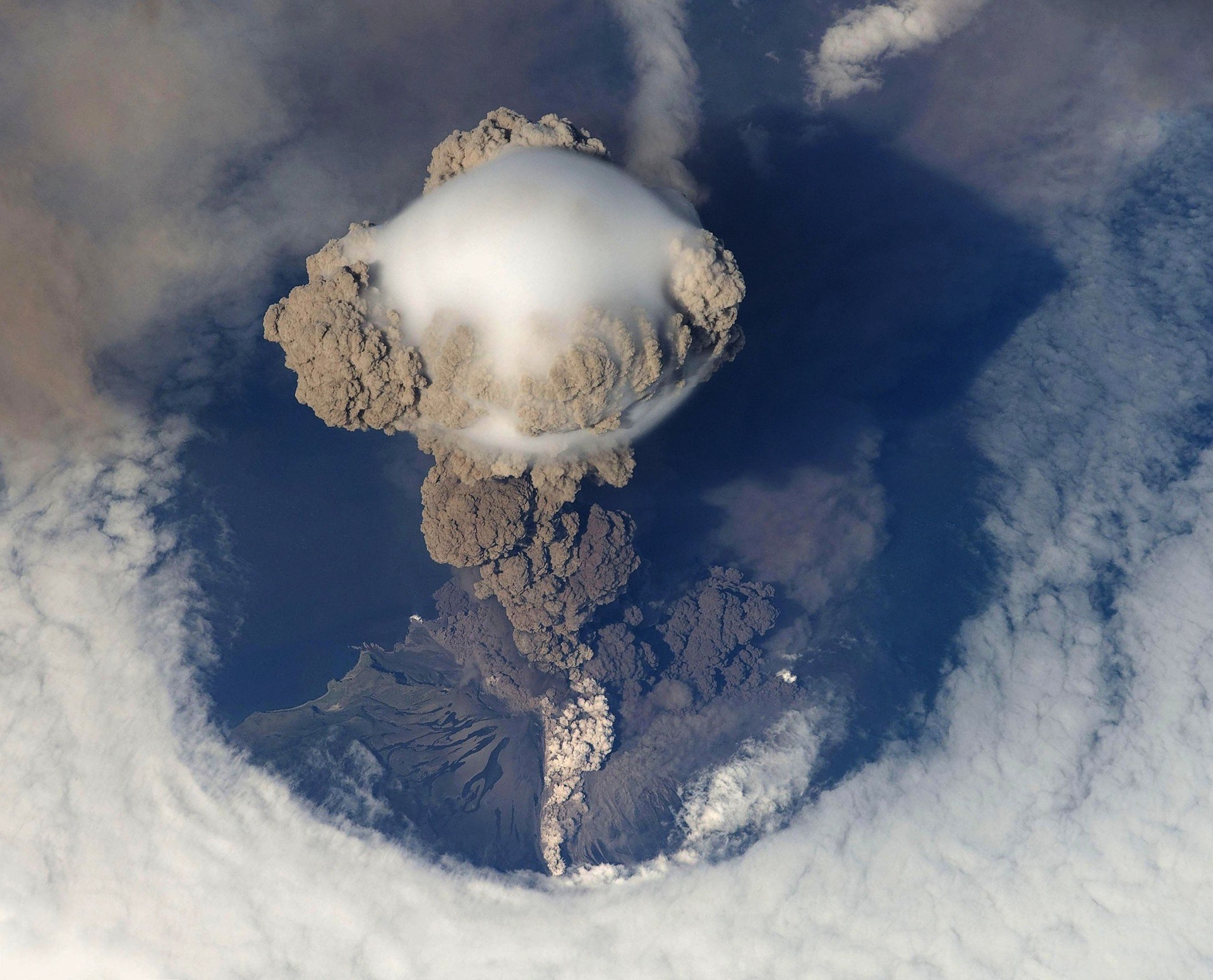 Lee más sobre el artículo ¿Qué hace peligrosos a los volcanes?